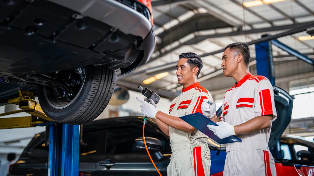 Teknisi Toyota Express Maintenance